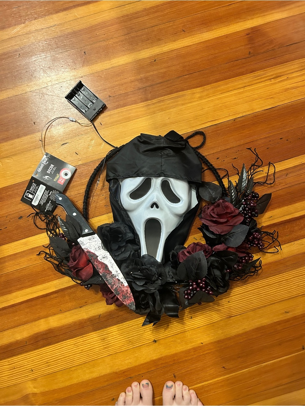 Scream Ghost Face front door wreath